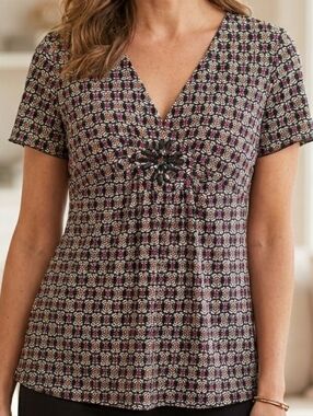 GEORGE  Short-sleeve blouse with a V-neck design and geometric print  Size L